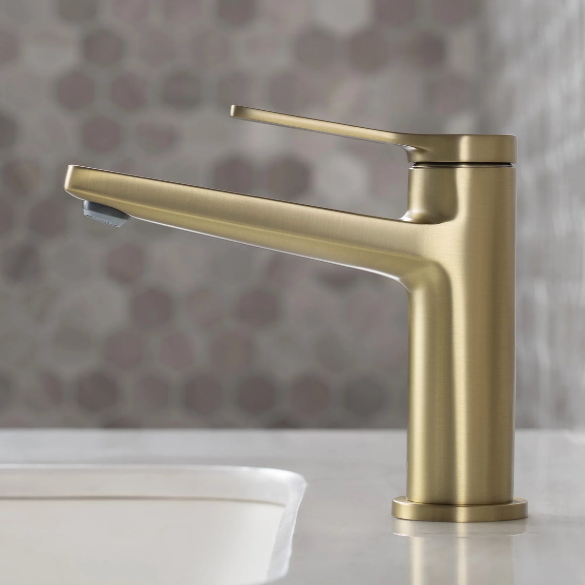 Single Handle Bathroom Faucet in Brushed Gold U570063
