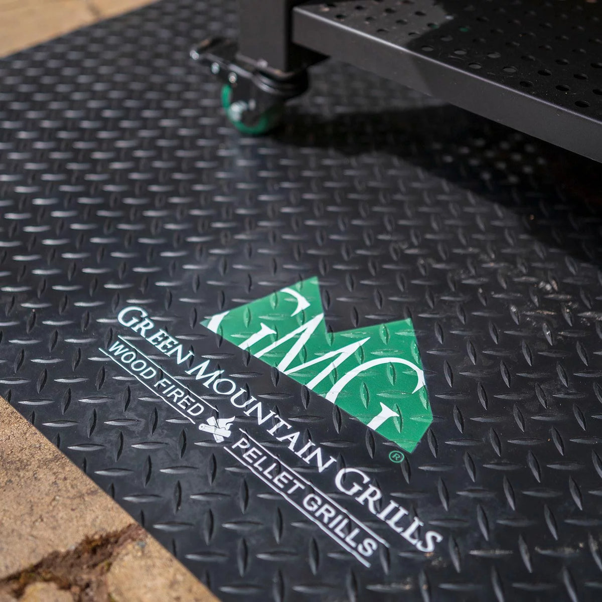 Black BBQ Floor Mat E366311