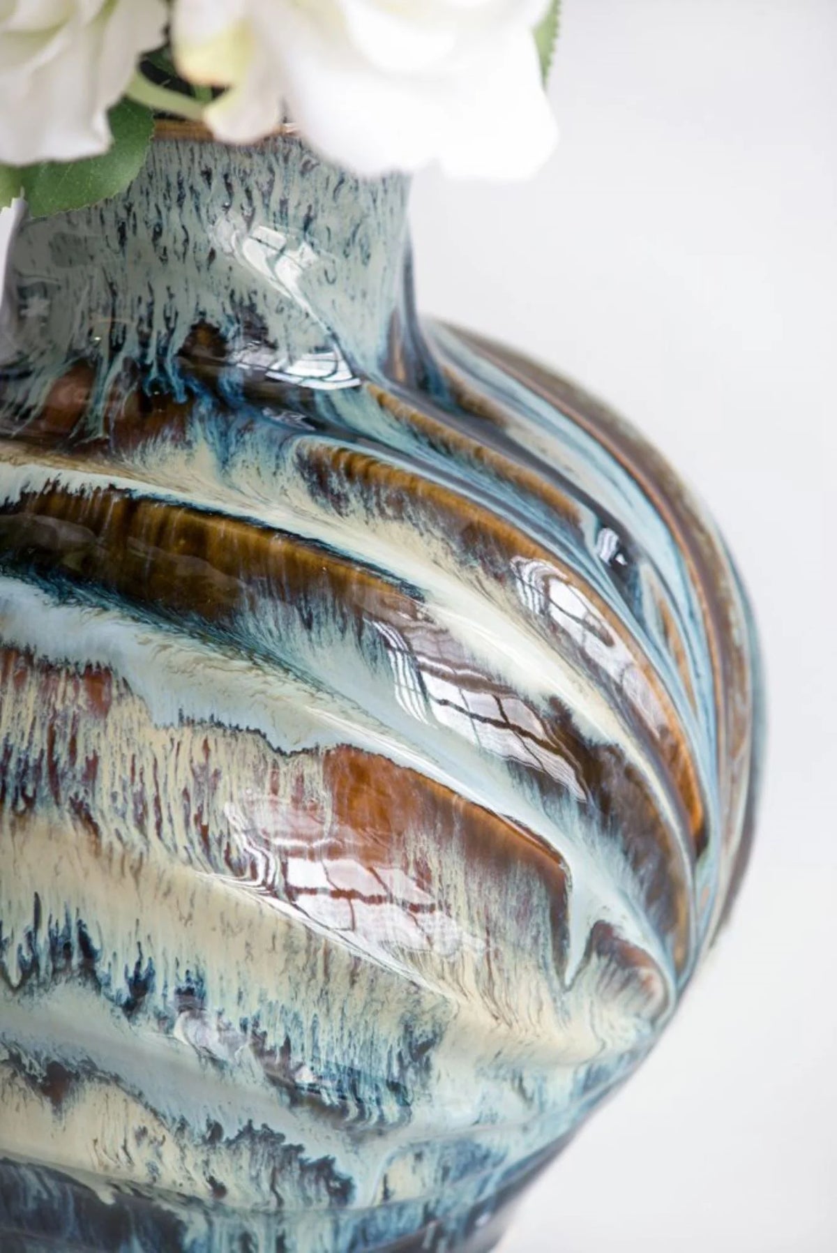 Glazed Curved Ceramic Accent Vase 11" Z7701