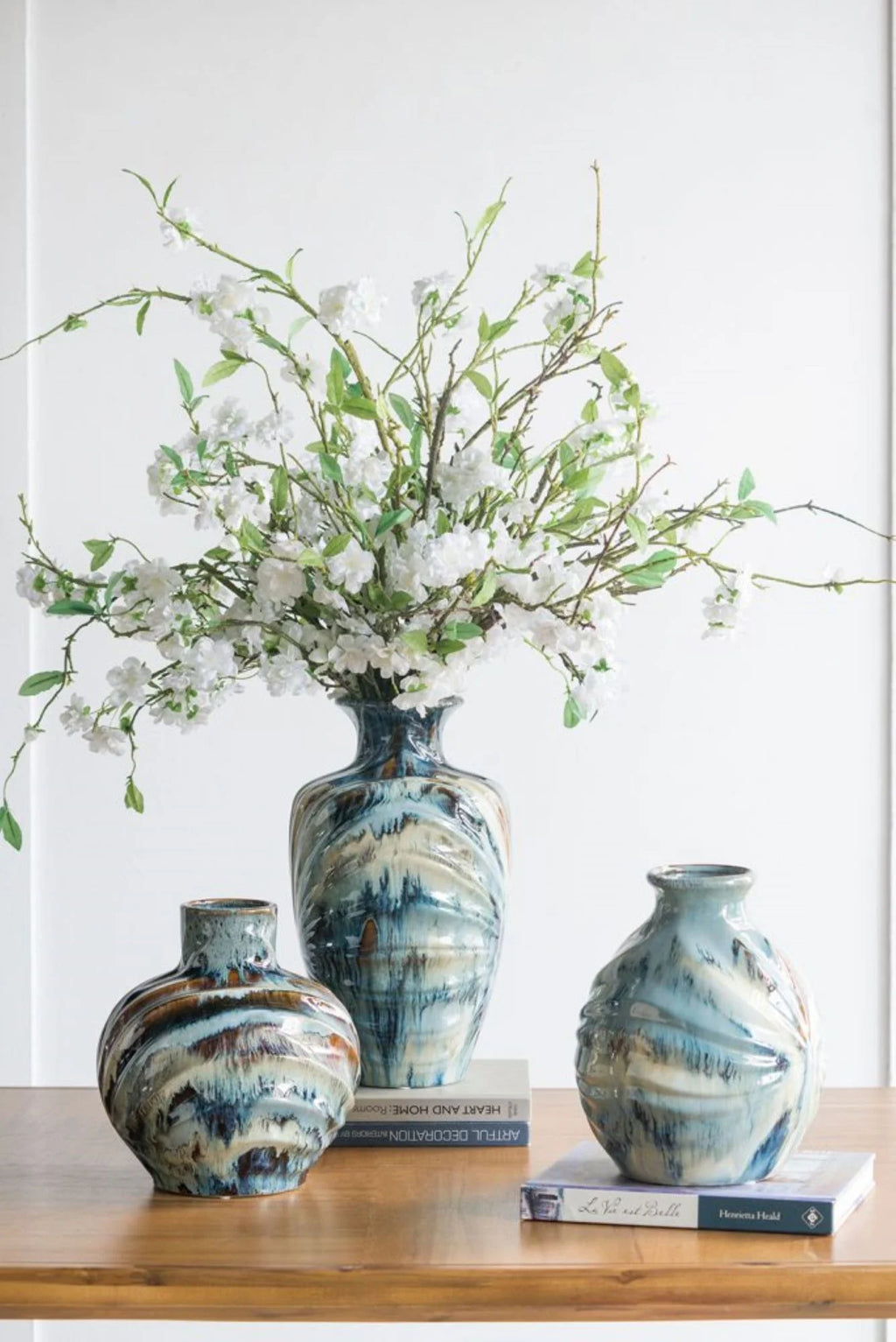 Glazed Curved Ceramic Accent Vase 11" Z7701