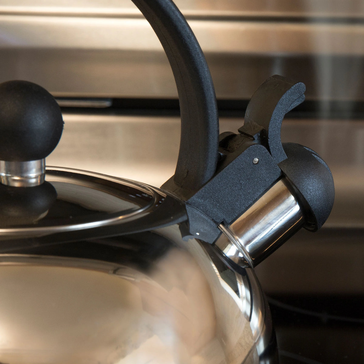 2.5 Qt Stainless Steel Whistling Kettle P625485