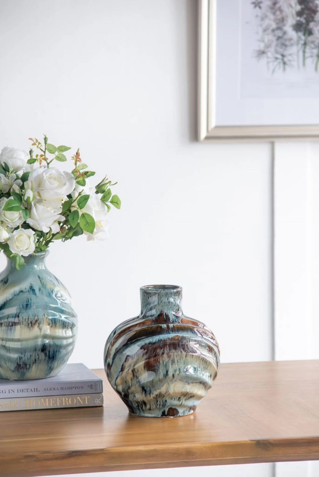 Glazed Curved Ceramic Accent Vase 11" Z7701