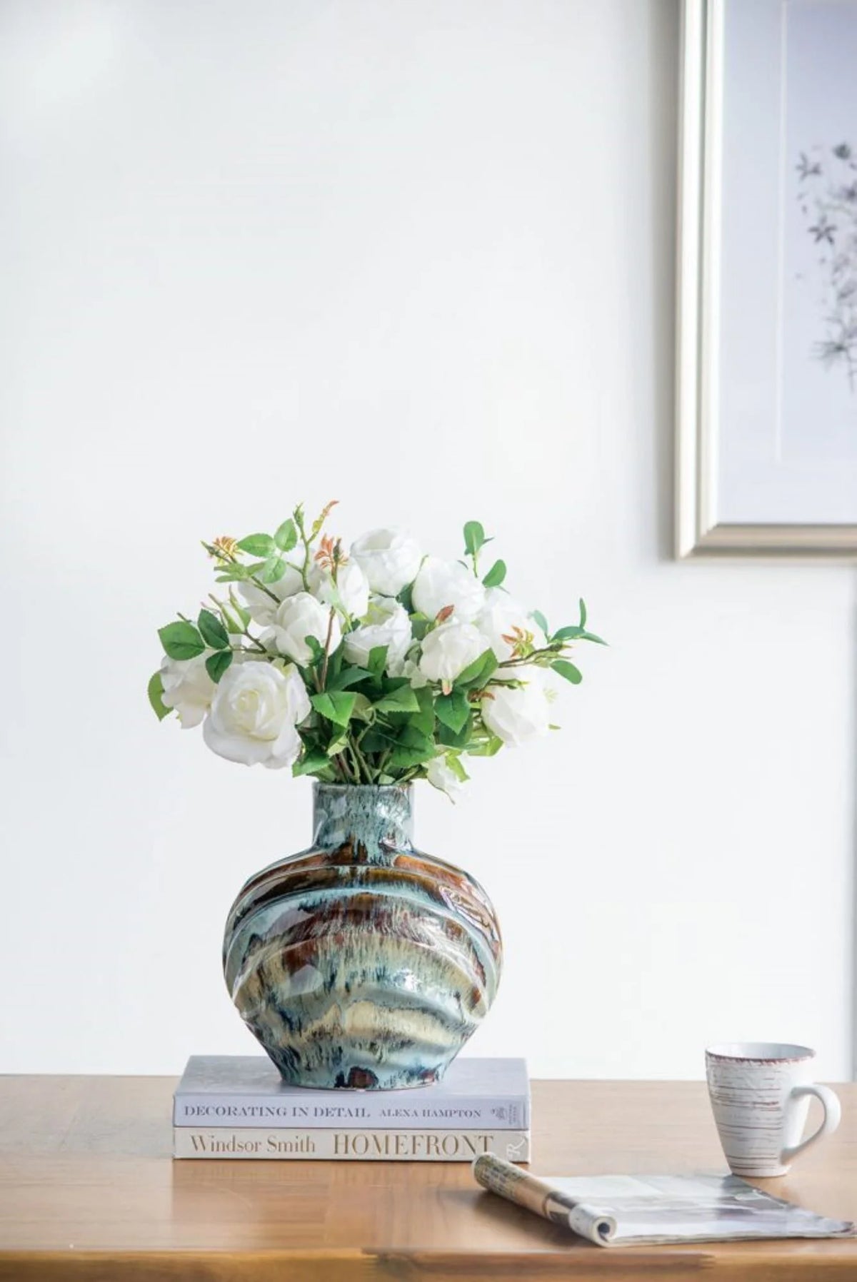 Glazed Curved Ceramic Accent Vase 11" Z7701