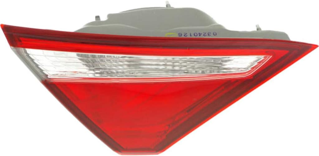Toyota Camry Hybrid Inner Tail Light Assembly Pair M8938